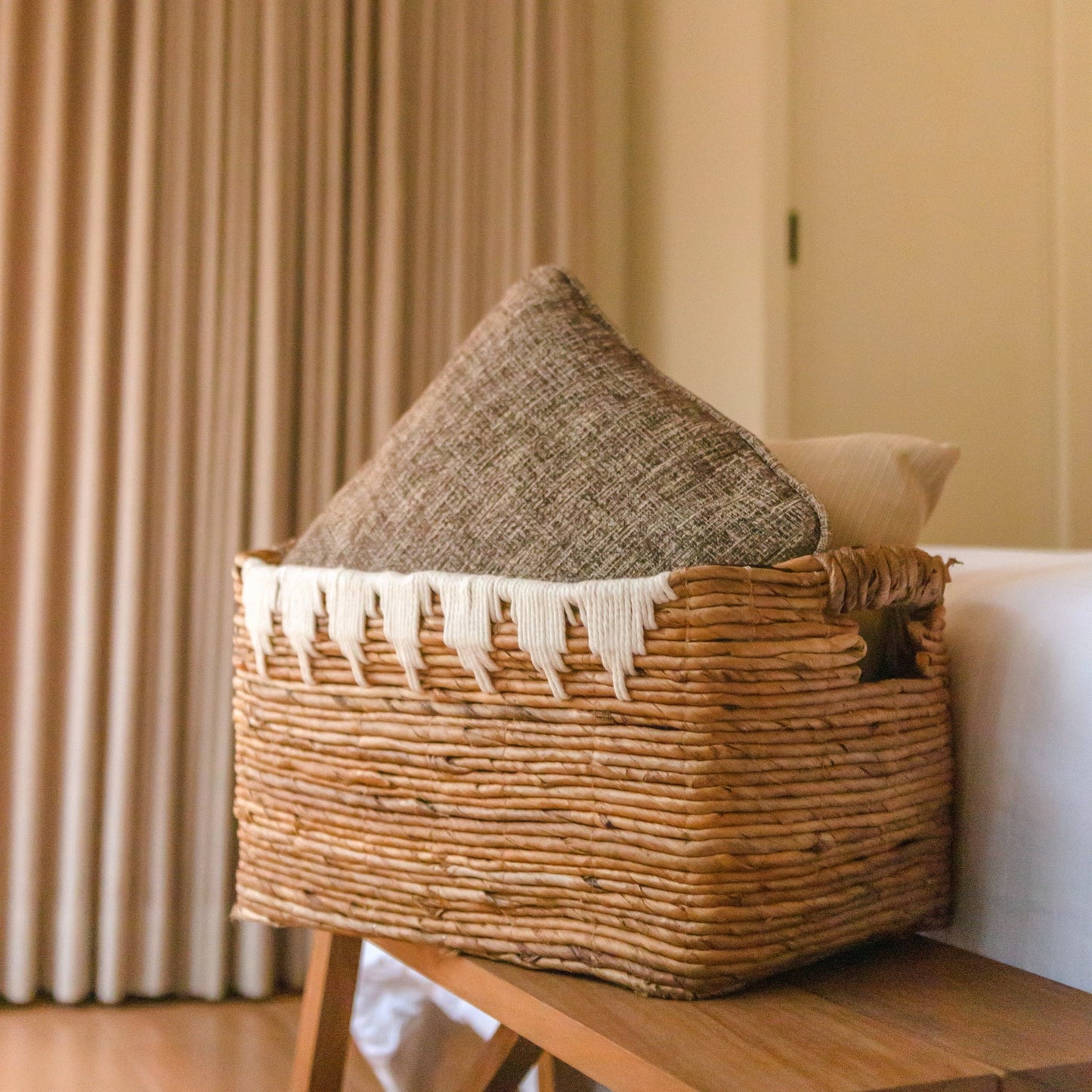 Opbergmand met katoenen decor PISANG decoratieve mand handgeweven van bananenvezel